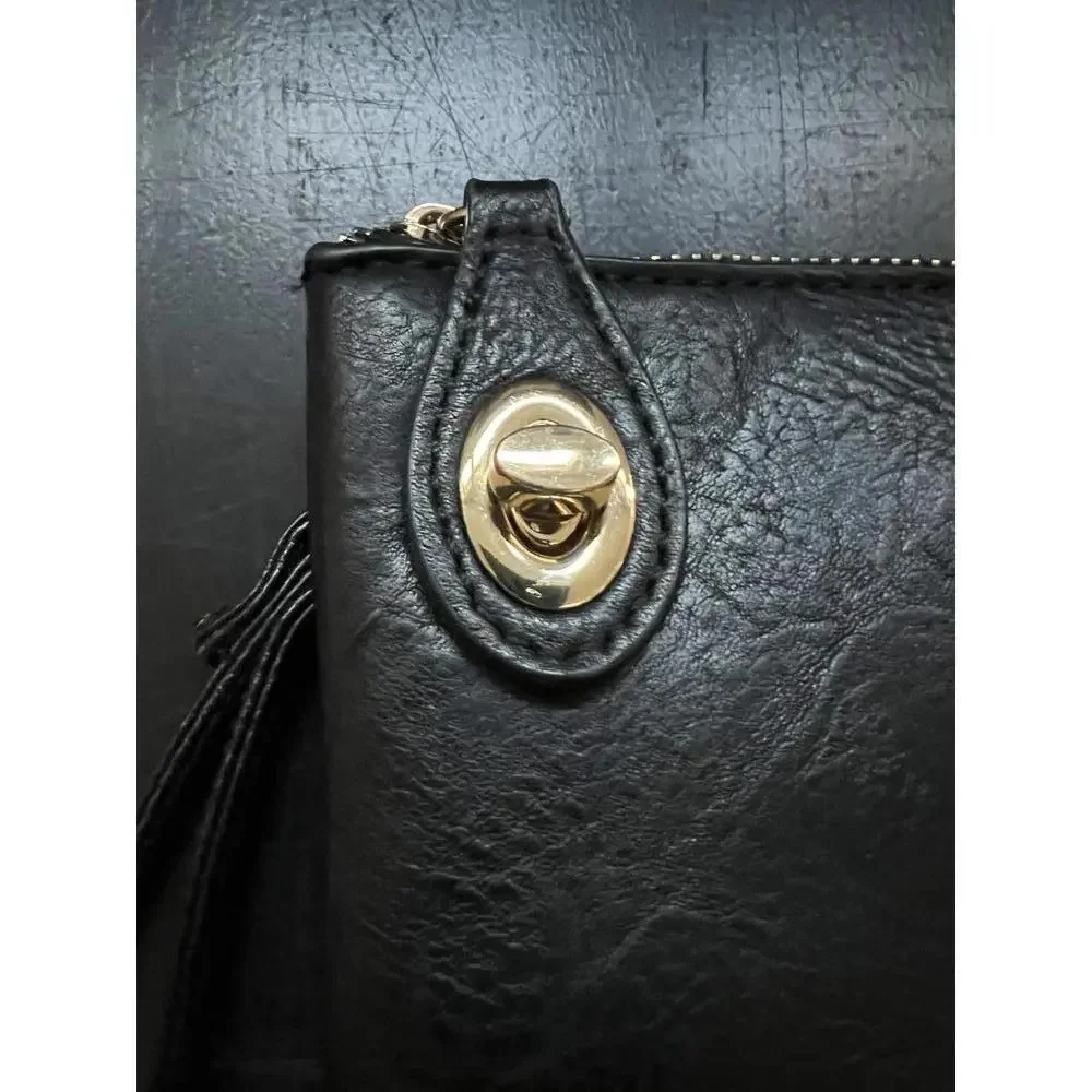 Threaded Pear‎ Vegan Leather Black Wristlet w/Twist Lock